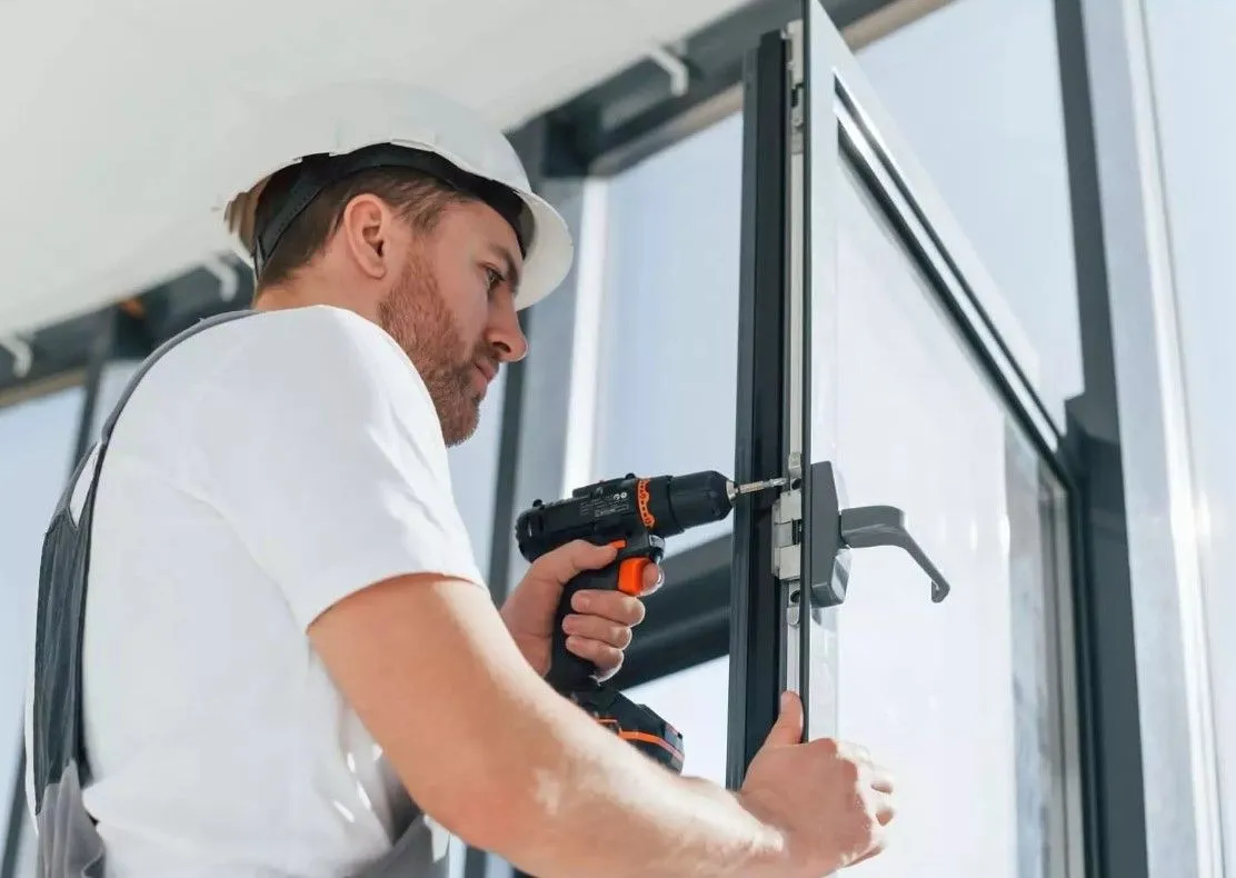 Emergency Glass Replacement in Chicago, IL | FixHomeGlass