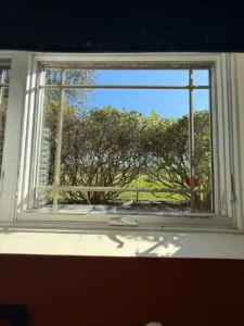 Broken window glass replacement in Lockport in Il.