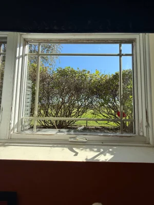 Broken window glass replacement in Lockport in Il.