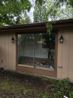 Replacement glass installed in foggy sliding door in Roselle Illinois