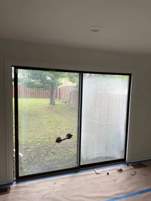 Replacement glass installed in foggy sliding door in Roselle Illinois