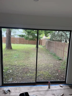 Replacement glass installed in foggy sliding door in Roselle Illinois